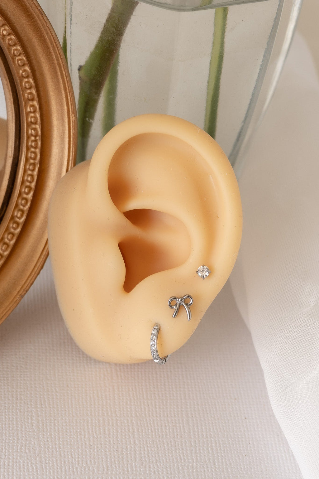 Bow Flat Back Stud